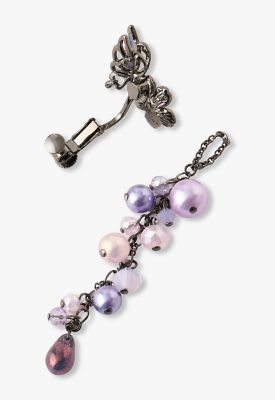 夜桜と蝶モチーフ　イヤリング　ＳＡＭＥ１４９８　　ＸＶ